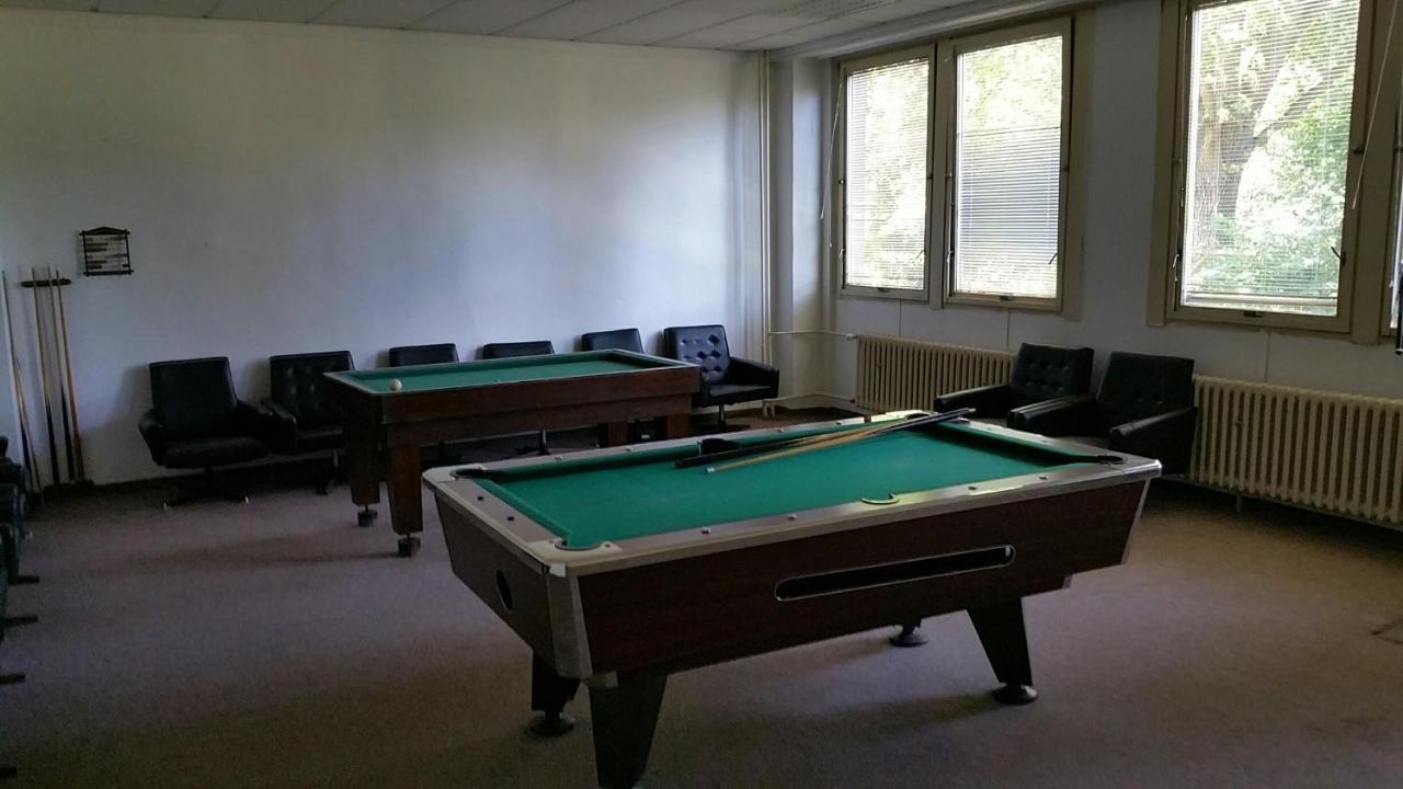 Hotel Hlaska Zlenice 外观 照片